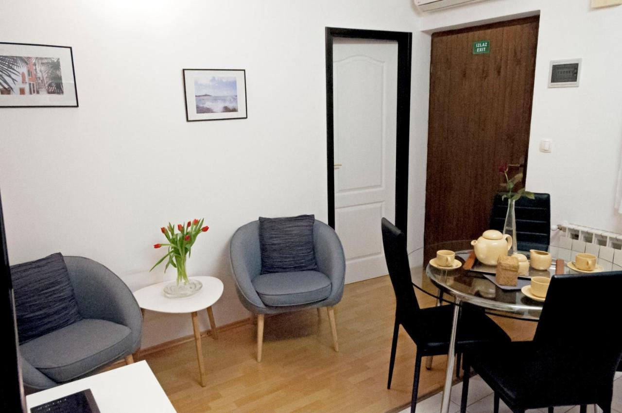 Apartment Rosa 1 로비니 외부 사진