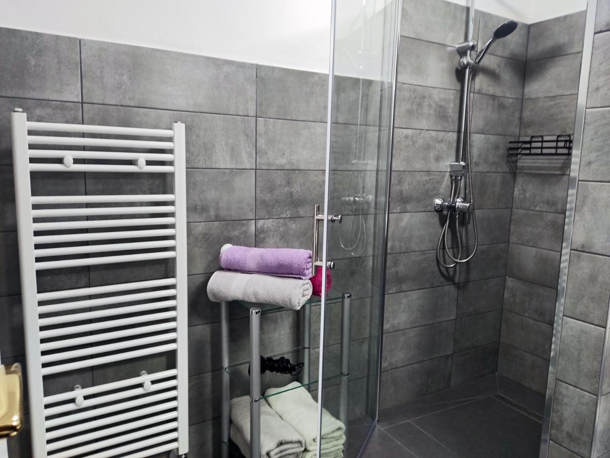 Apartment Rosa 1 로비니 외부 사진